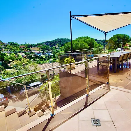V&v Lloret-villa Marie- No Se Admiten Grupos De Amigos, Solo Familias! De Lujo Con Piscina Privada, Ascensor, Ping-pong, Billar Hotel Lloret de Mar