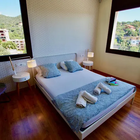 V&v Lloret-villa Marie- No Se Admiten Grupos De Amigos, Solo Familias! De Lujo Con Piscina Privada, Ascensor, Ping-pong, Billar Hotel Lloret de Mar