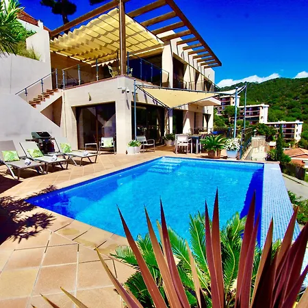Отель V&v Lloret-villa Marie- No Se Admiten Grupos De Amigos, Solo Familias! De Lujo Con Piscina Privada, Ascensor, Ping-pong, Billar Льорет-де-Мар